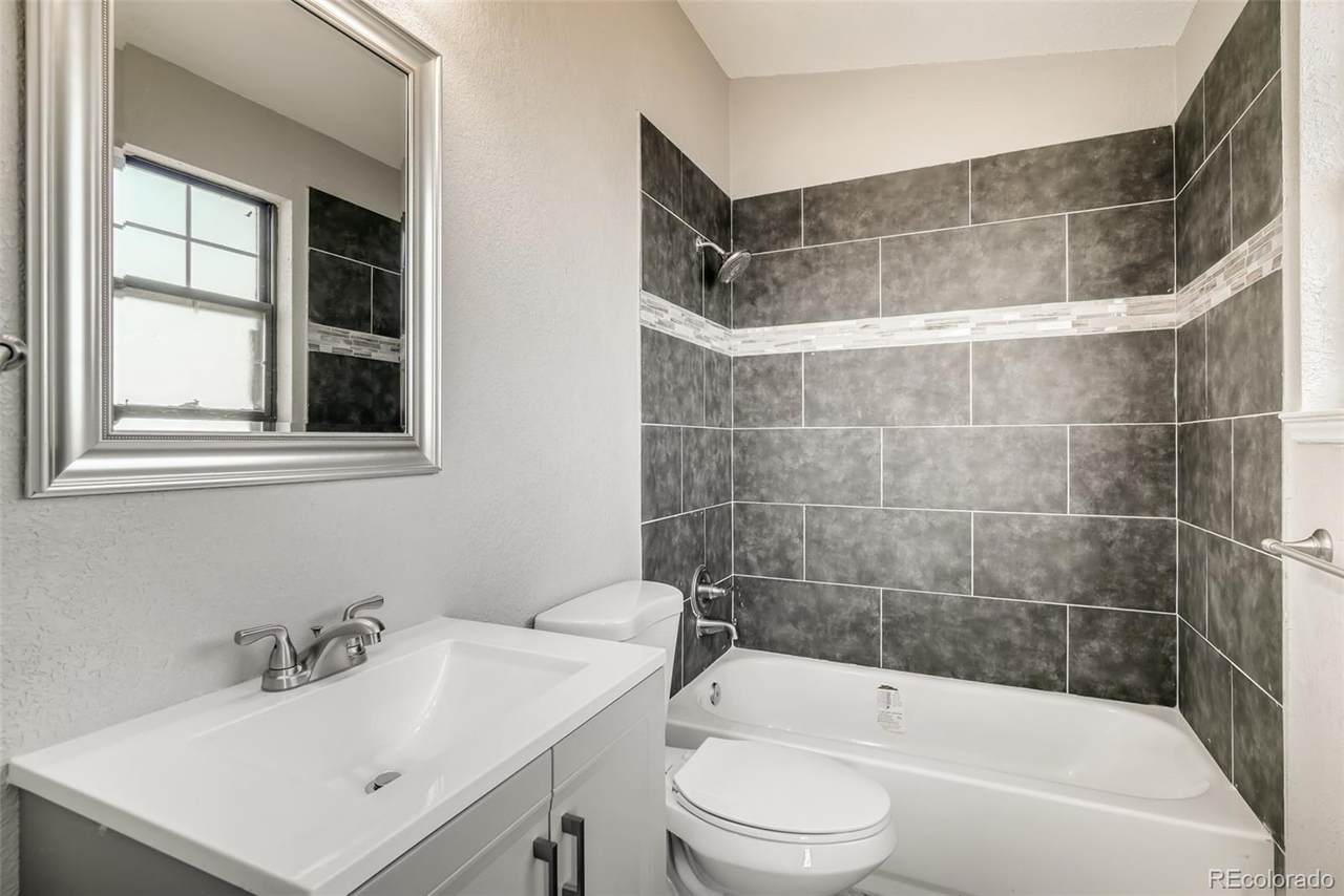 478 Memphis Way - Photo 1
