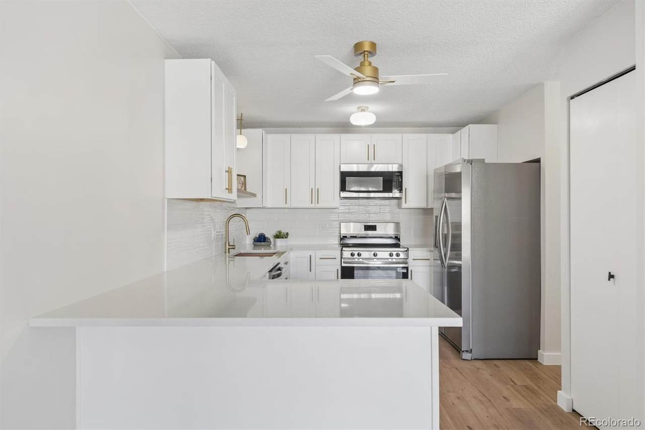 580 Clinton Street - Photo 1
