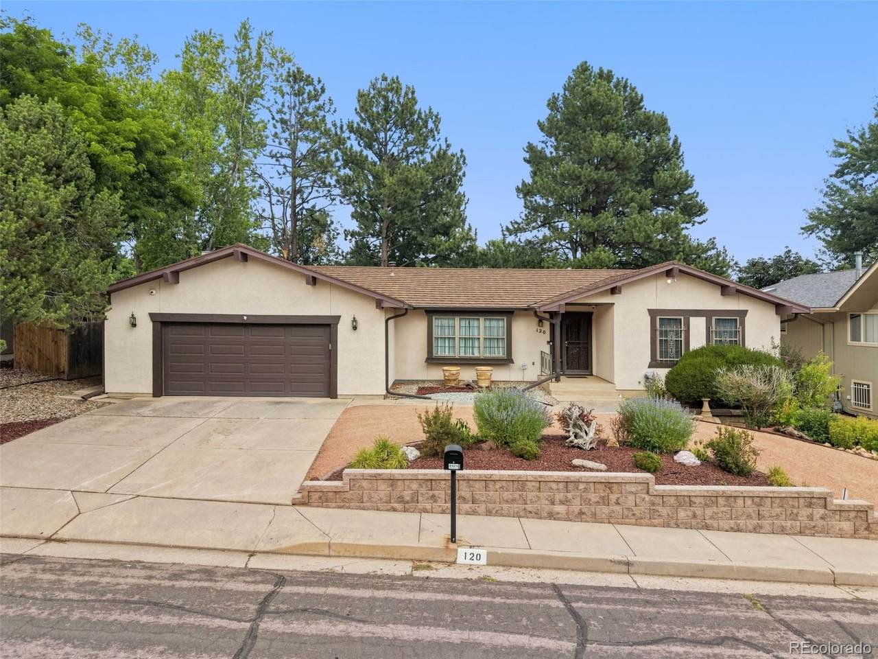 120 Clubridge Place - Photo 1