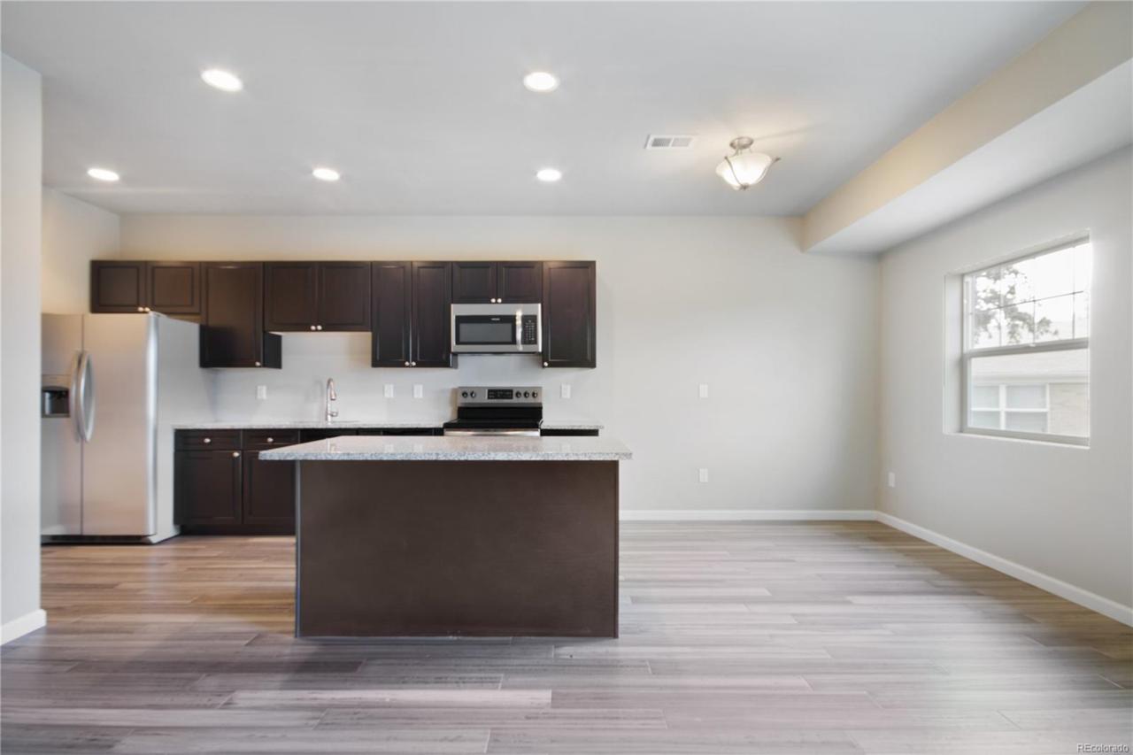 2711 Sable Boulevard - Photo 1