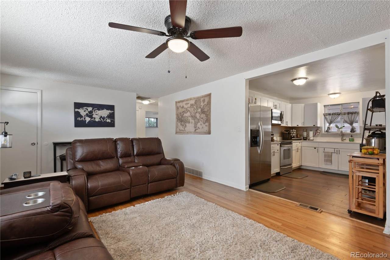 https://bt-photos.global.ssl.fastly.net/metrolist/1280_boomver_1_5334295-1.jpg