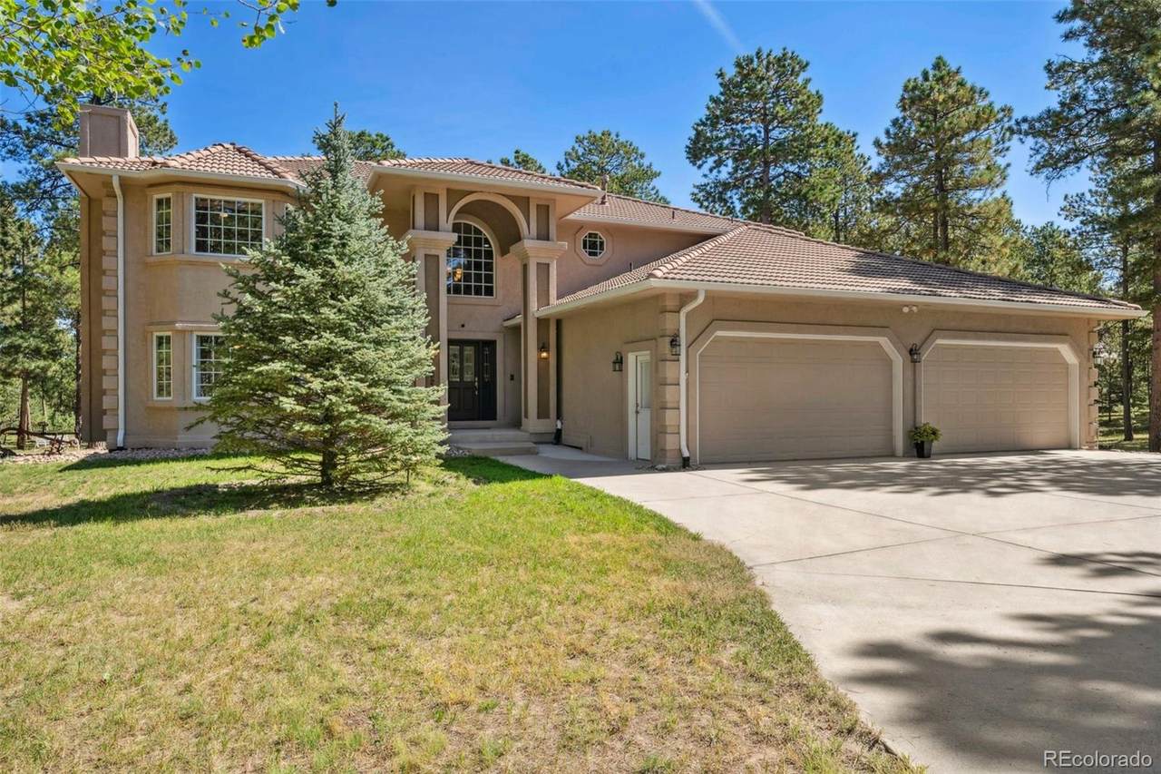 1325 Embassy Court - Photo 1