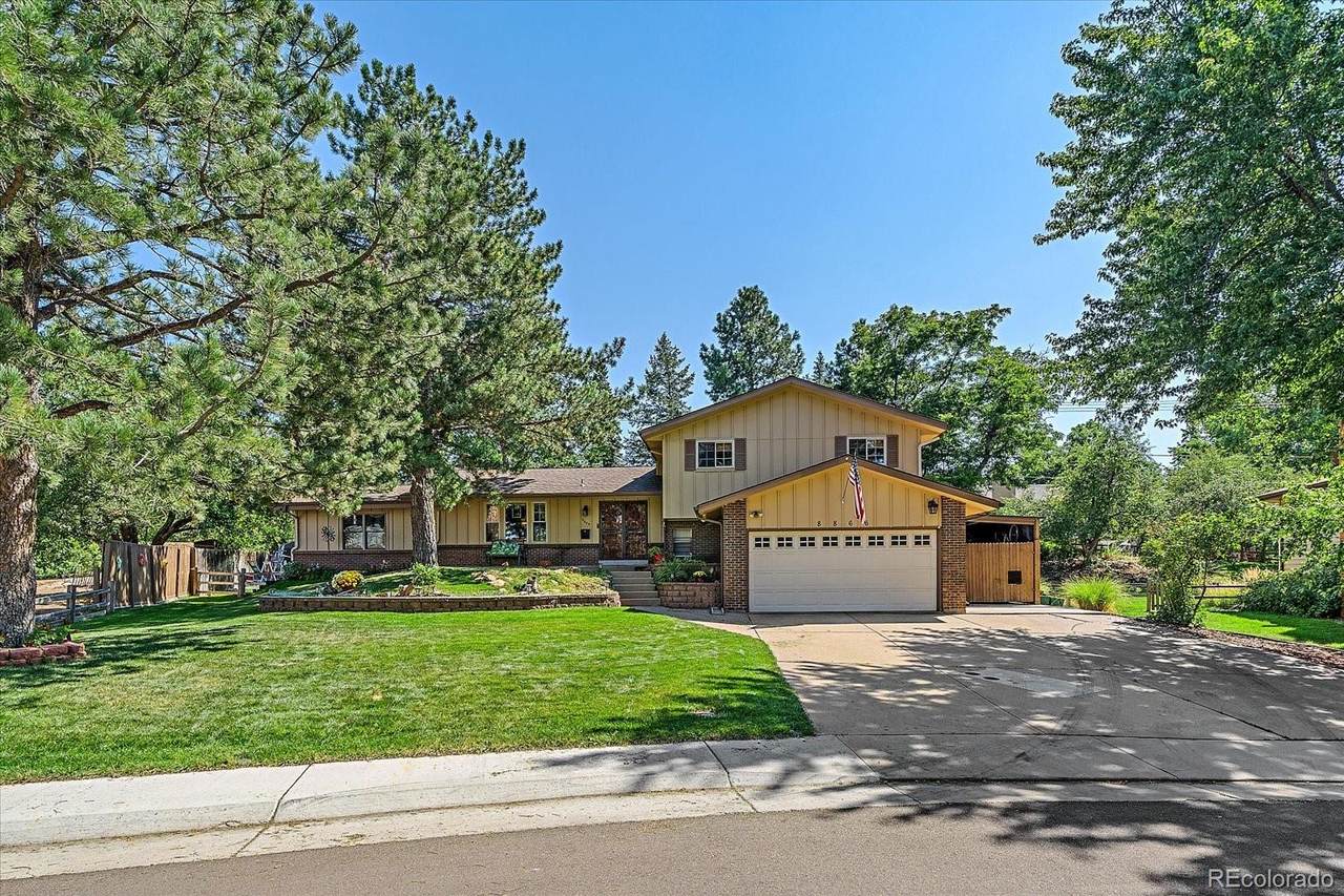 8866 Easter Avenue - Photo 1