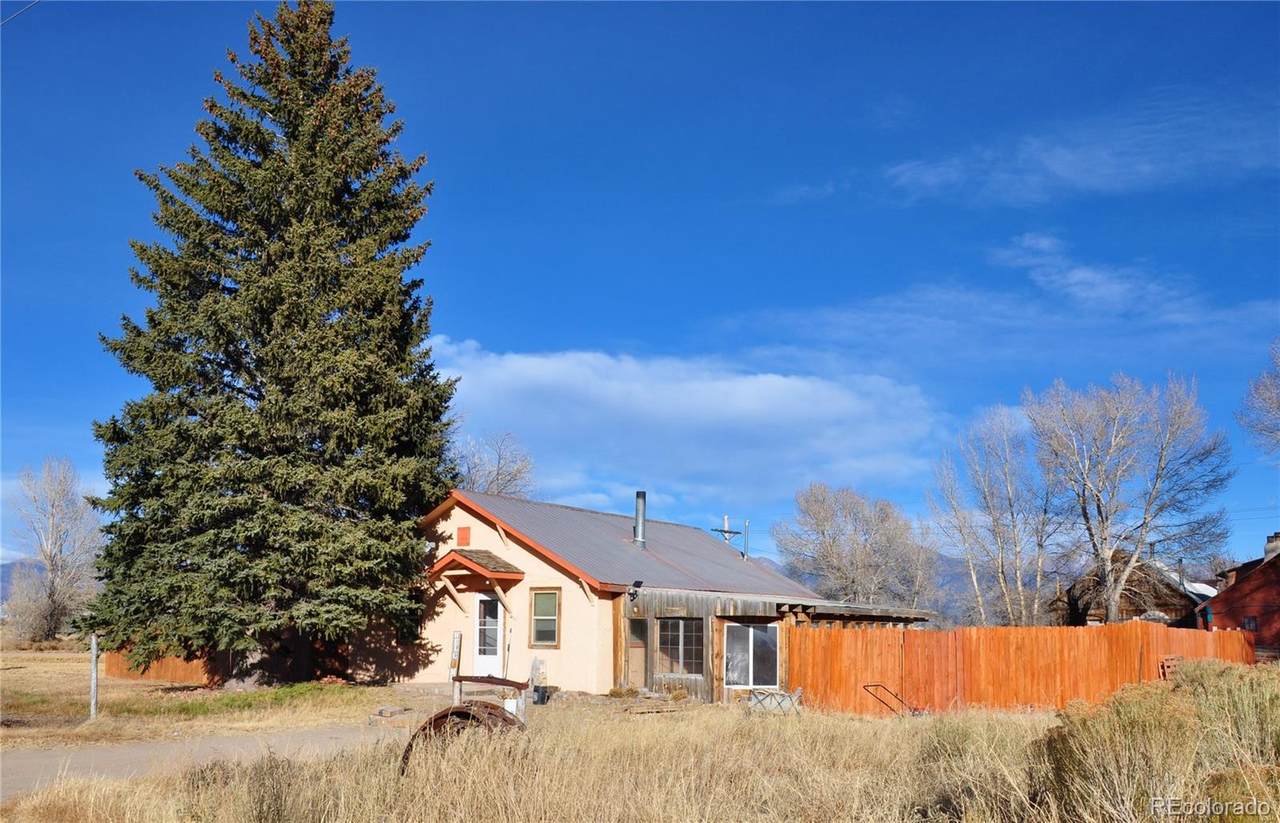 546 Garfield Avenue - Photo 1