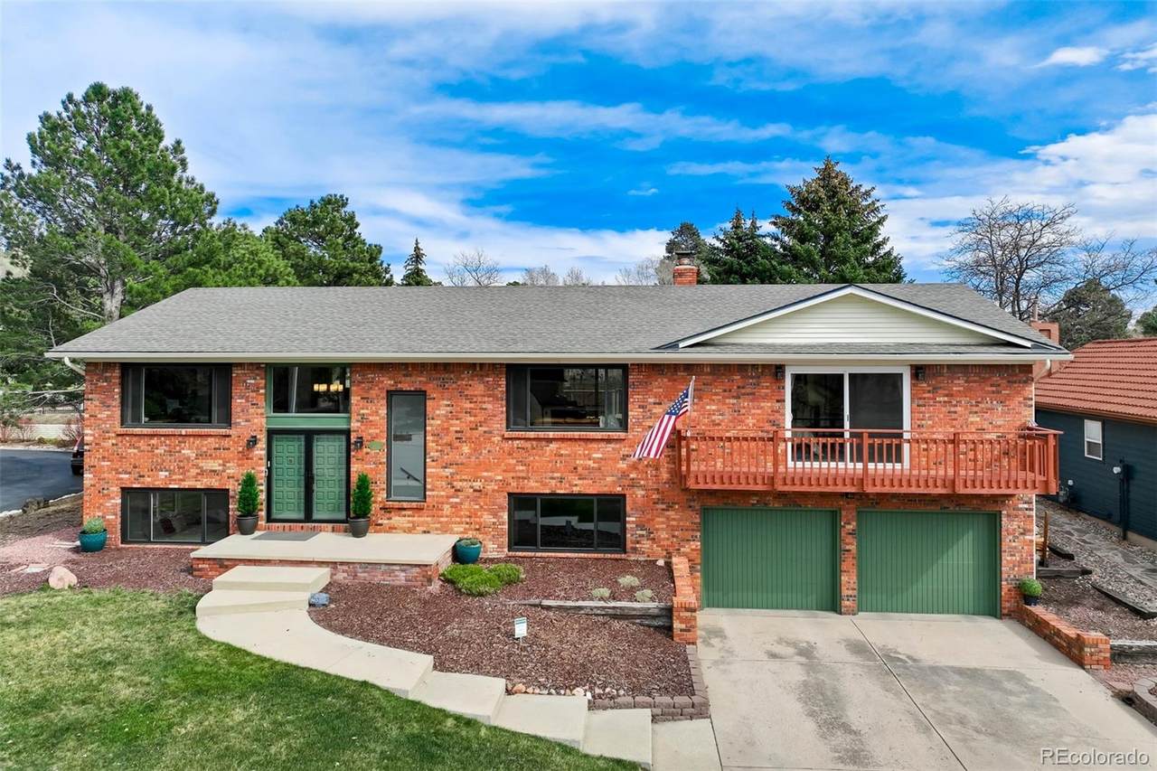 2832 Country Club Circle - Photo 1