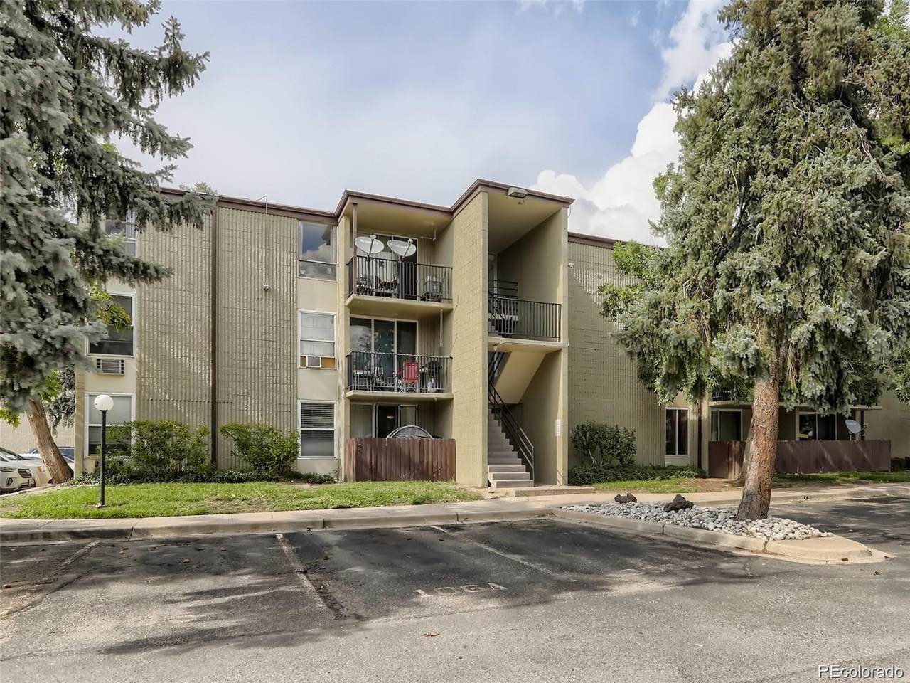 2231 Vaughn Way - Photo 1