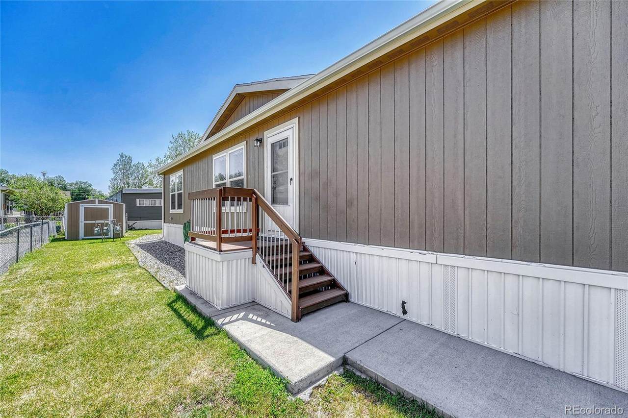 1810 Carson Street - Photo 1