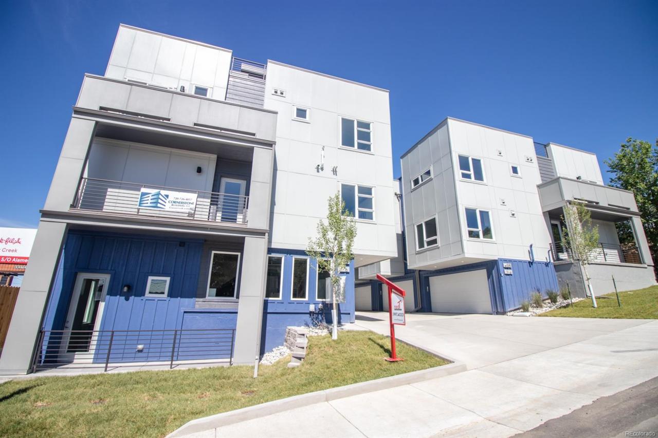 445 Forest Street - Photo 1