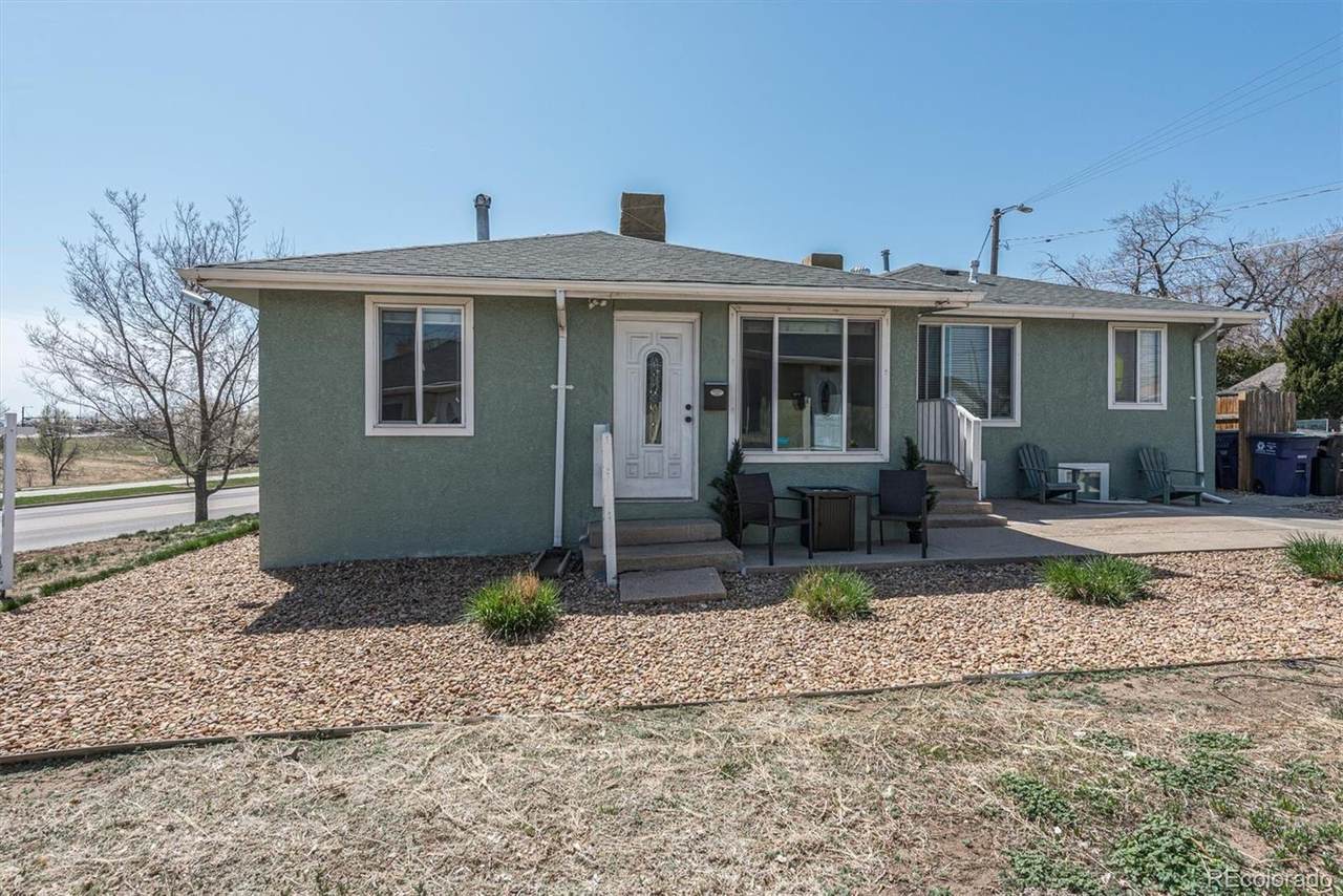 744 Hazel Court - Photo 1