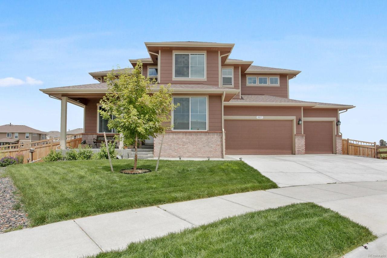 827 Peony Court - Photo 1
