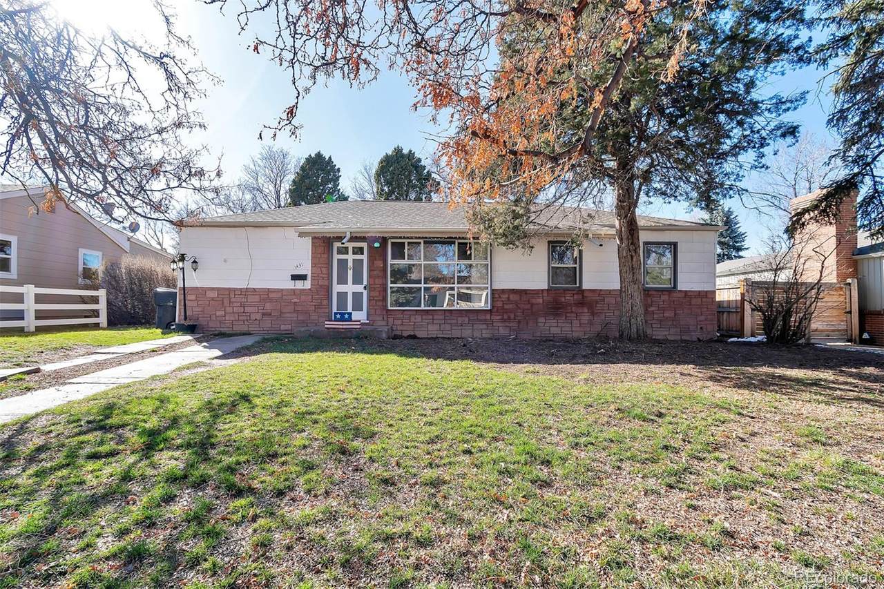 1431 Glencoe Street - Photo 1