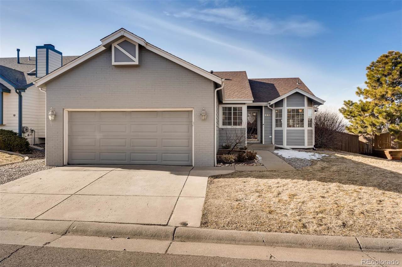 995 Cobblestone Drive - Photo 1