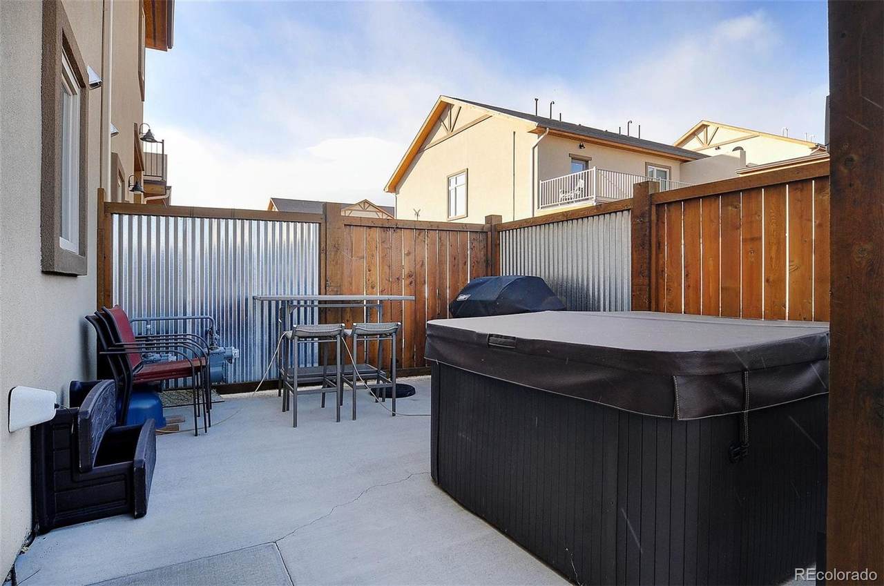 123 Halley's Avenue - Photo 1