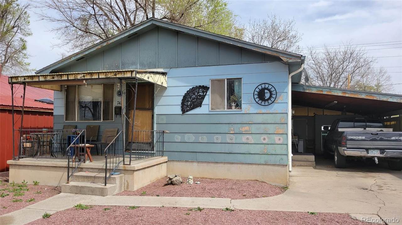 742 Acero Avenue - Photo 1
