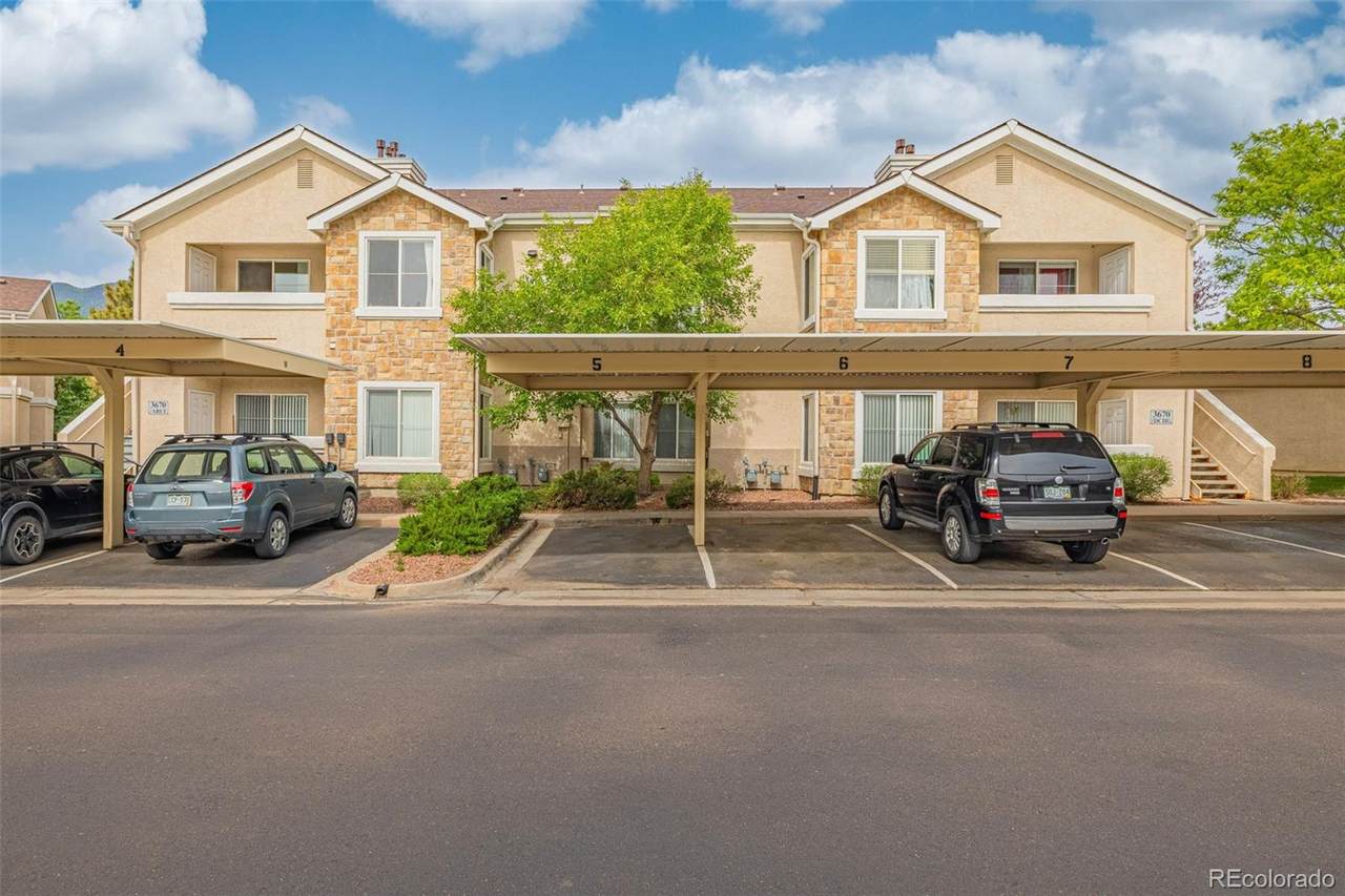 3670 Strawberry Field Grove - Photo 1