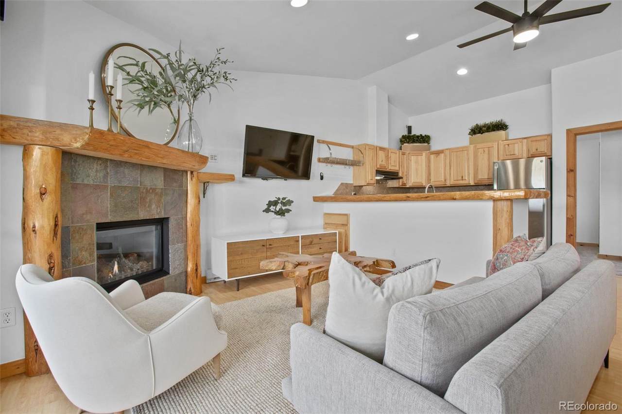 3027 Columbine Drive - Photo 1