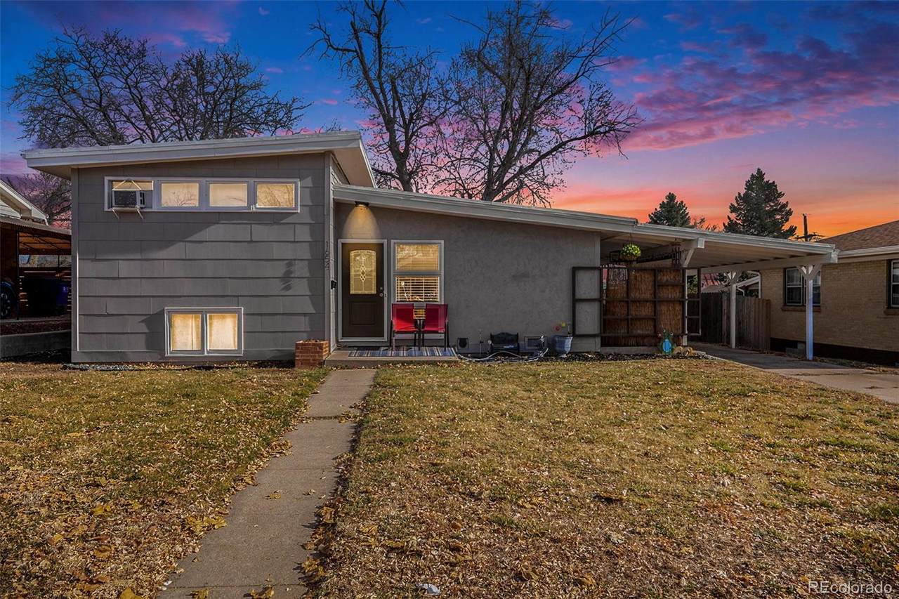 1654 Perry Street - Photo 1