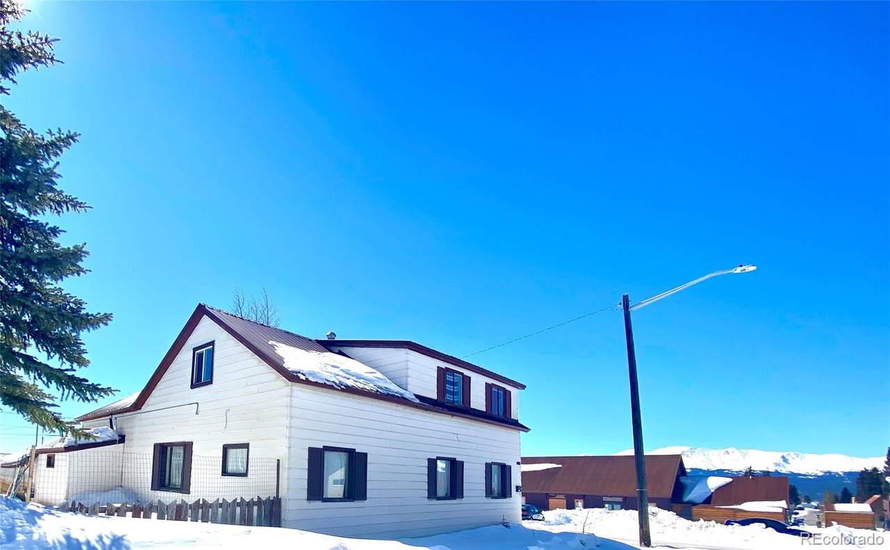 401 10th Street - Photo 1