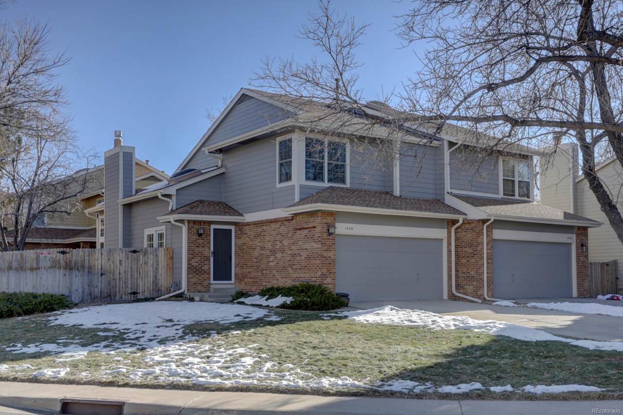 1556 Roslyn Street - Photo 1