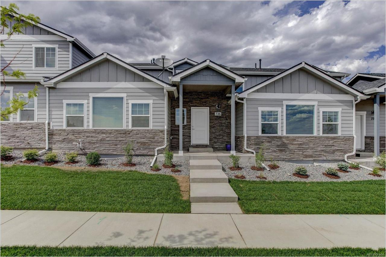 718 Finch Drive - Photo 1