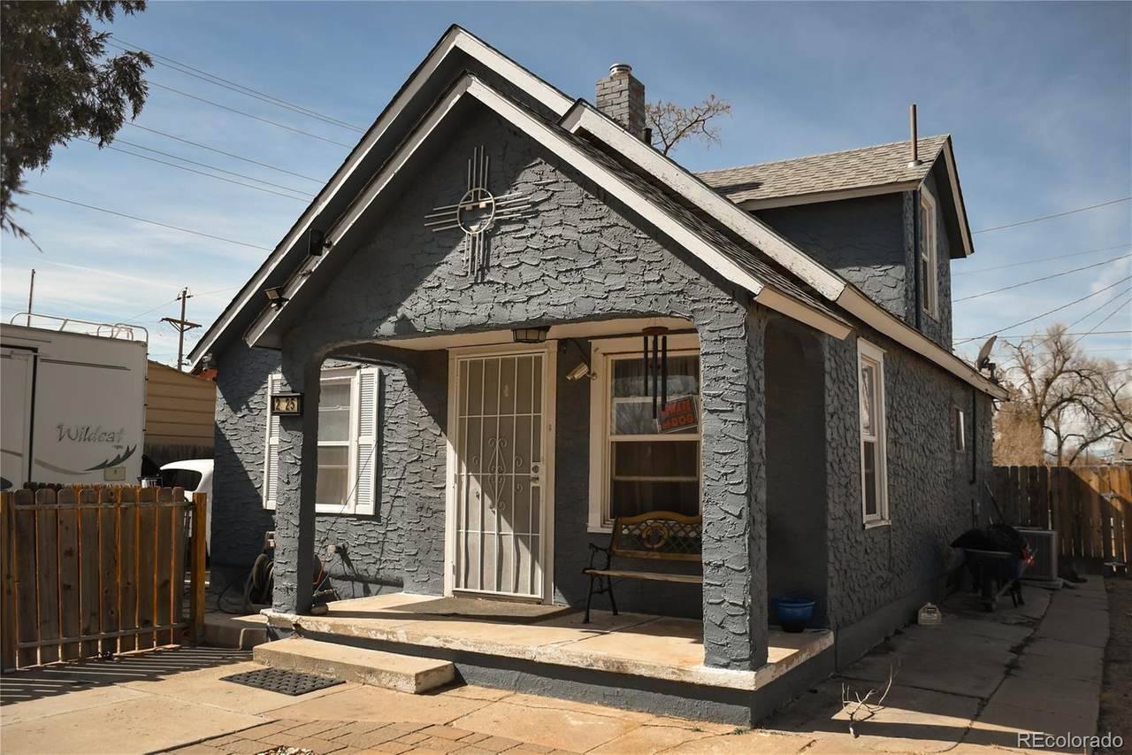 2725 Pine Street - Photo 1
