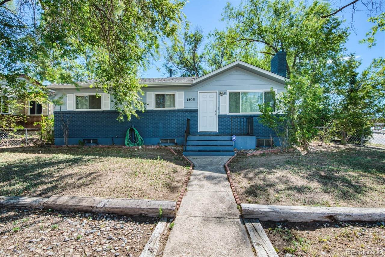 1303 Delaware Drive - Photo 1