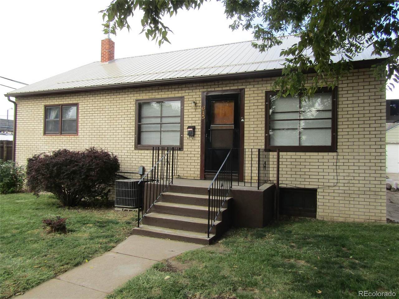 615 Meeker Street - Photo 1