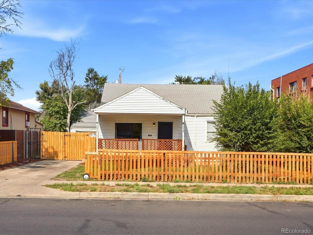 1685 Clinton Street - Photo 1