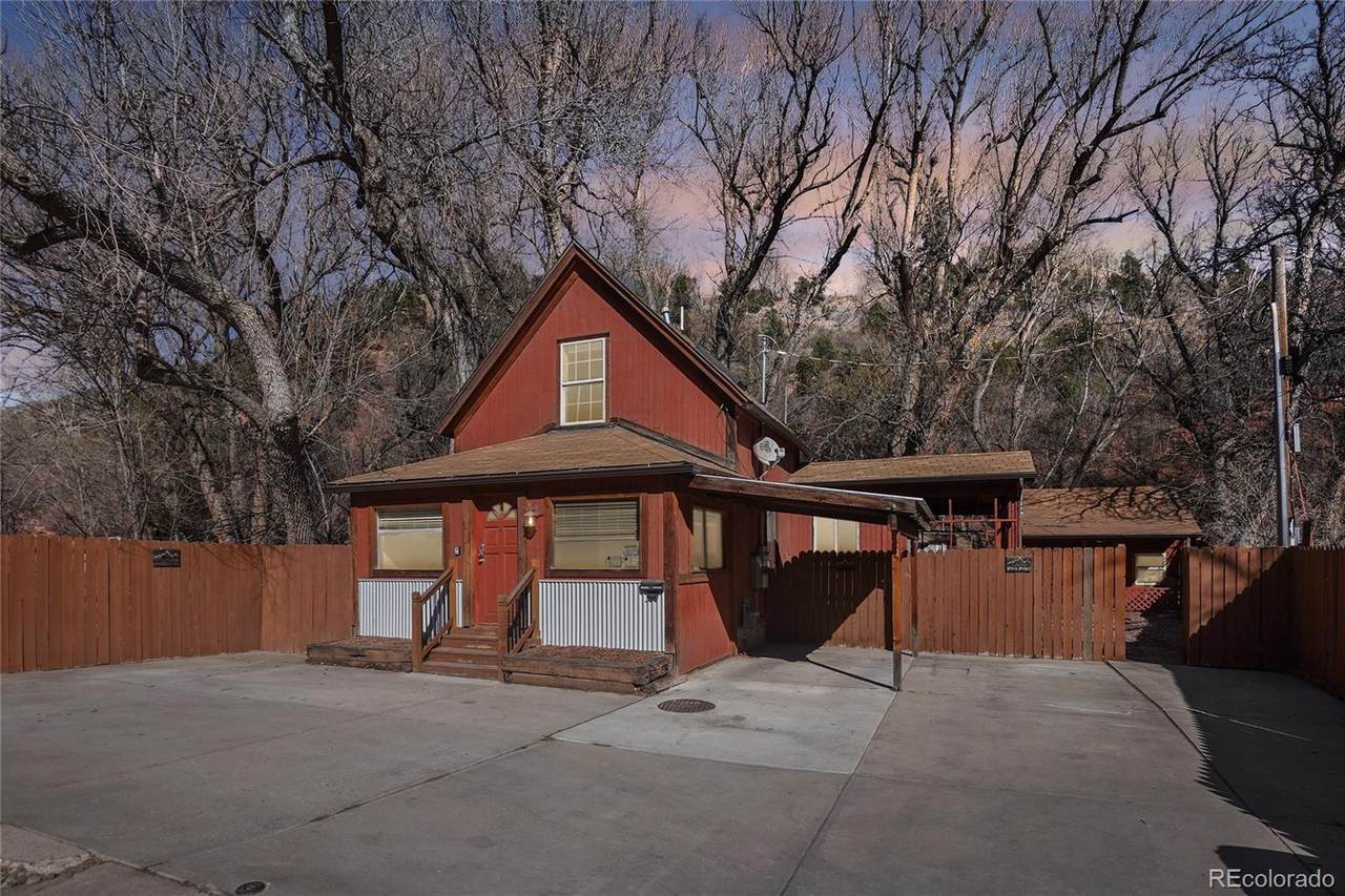 1154 Manitou Avenue - Photo 1