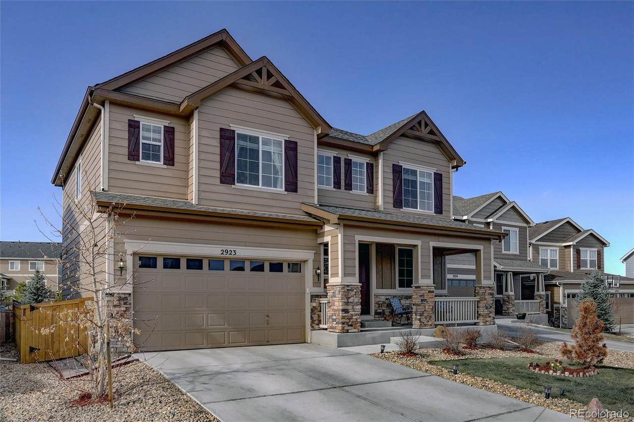 2923 Setting Sun Avenue - Photo 1