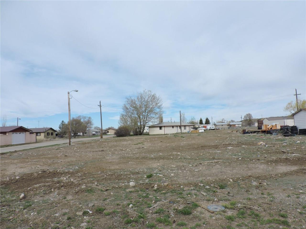 705 Beaubien Avenue - Photo 1