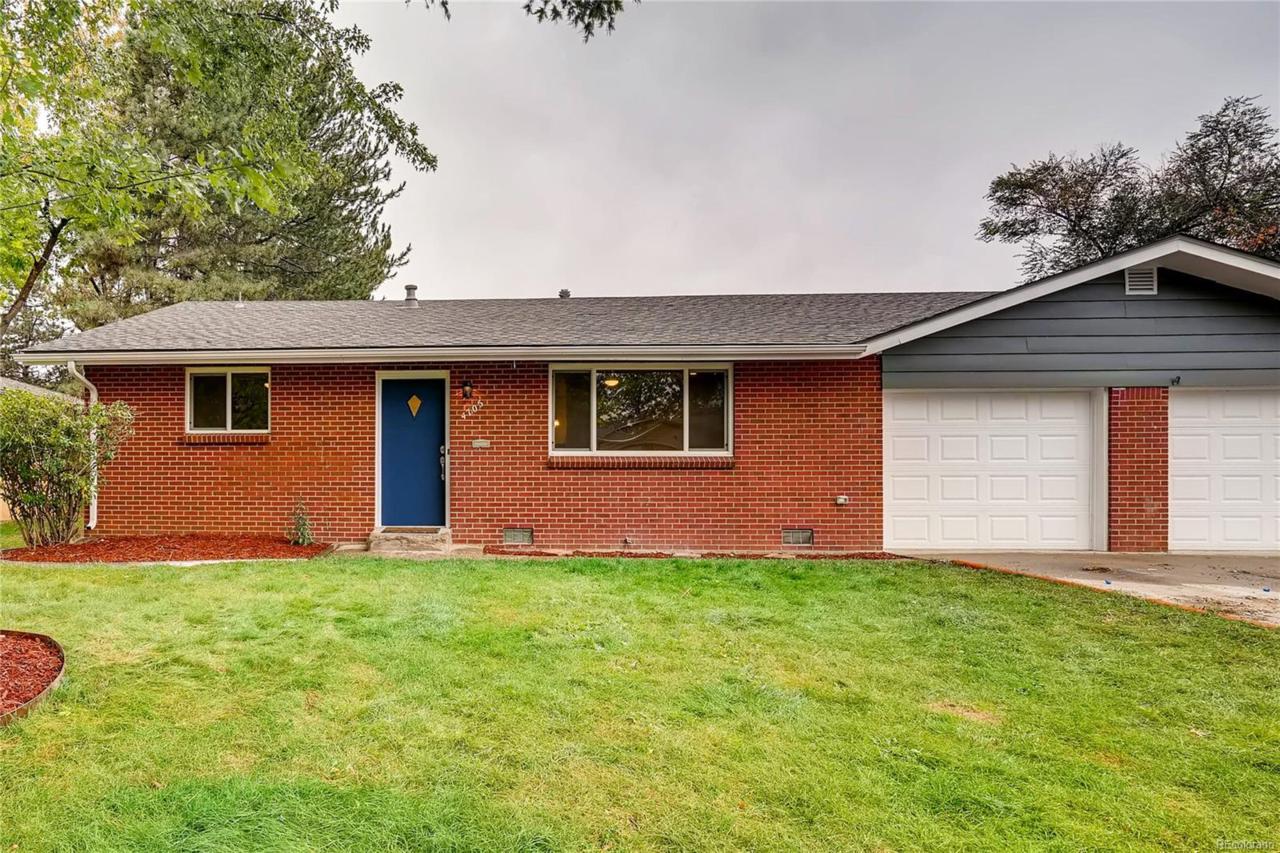 4705 Garland Street - Photo 1