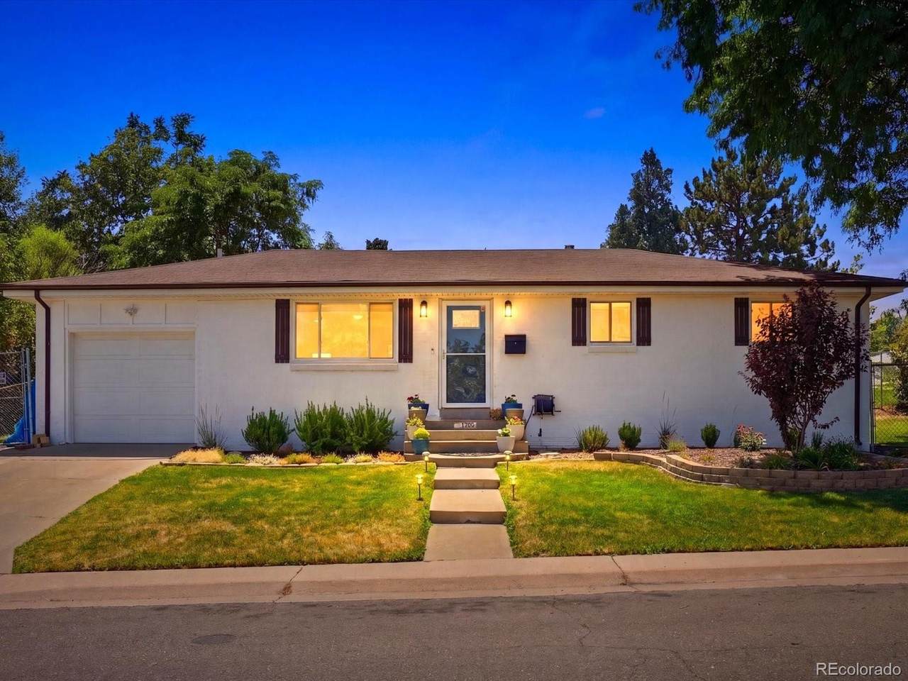 1700 Irving Street - Photo 1