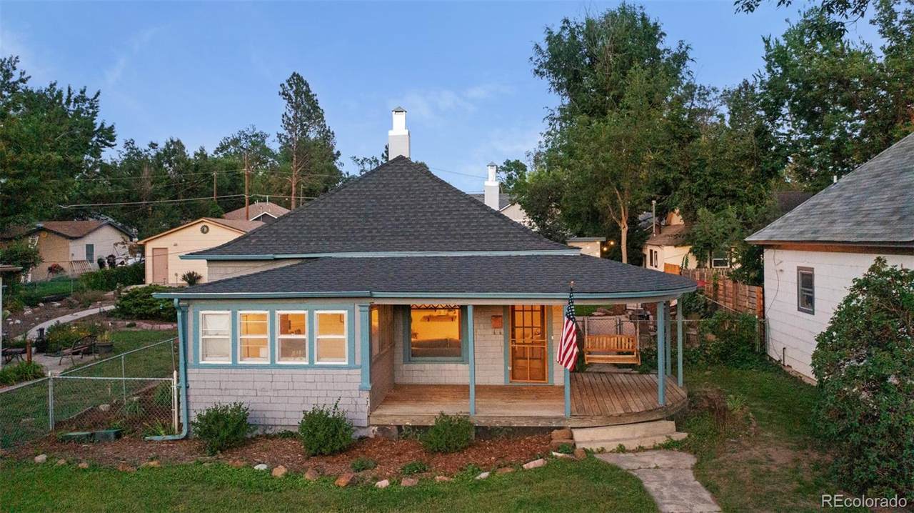905 Custer Avenue - Photo 1