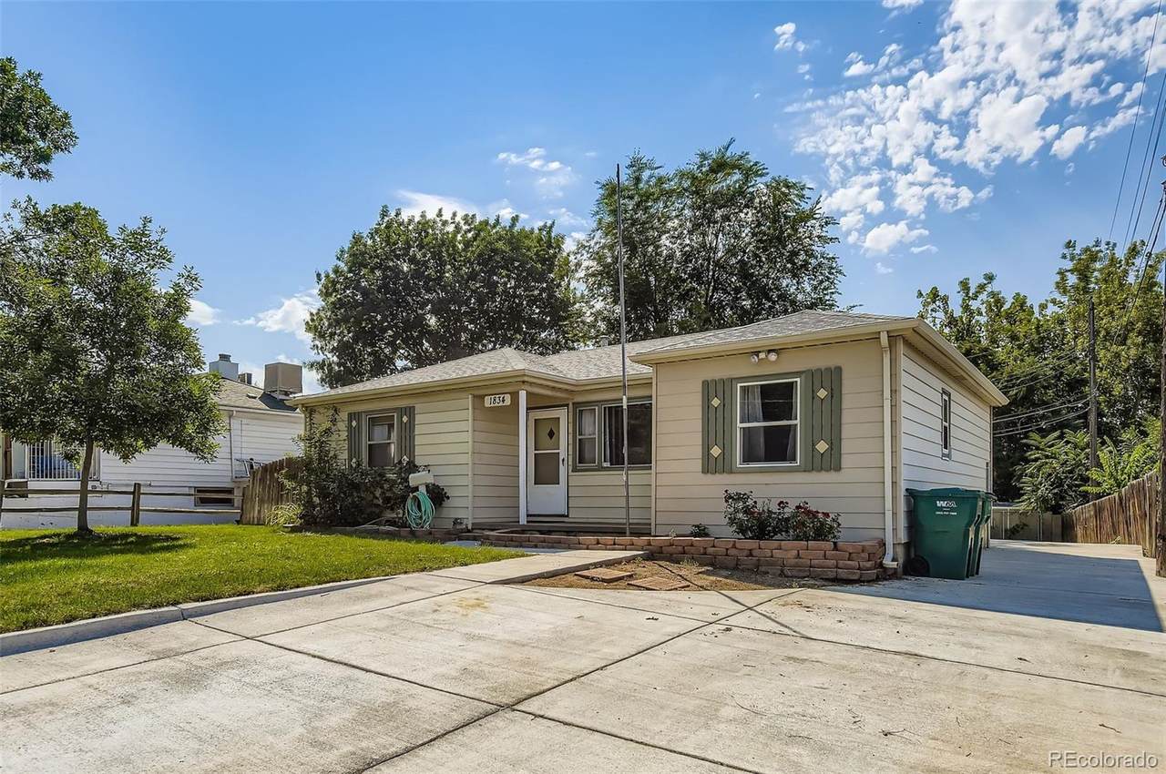 1834 Crestline Avenue - Photo 1