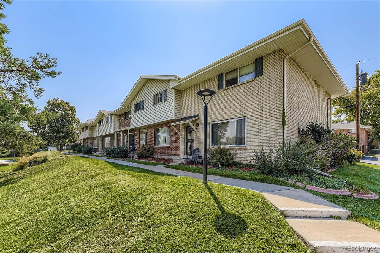 9089 Nassau Avenue - Photo 1