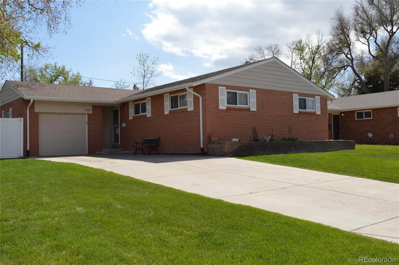 742 Amherst Place - Photo 1 742 Amherst Place - Photo 1