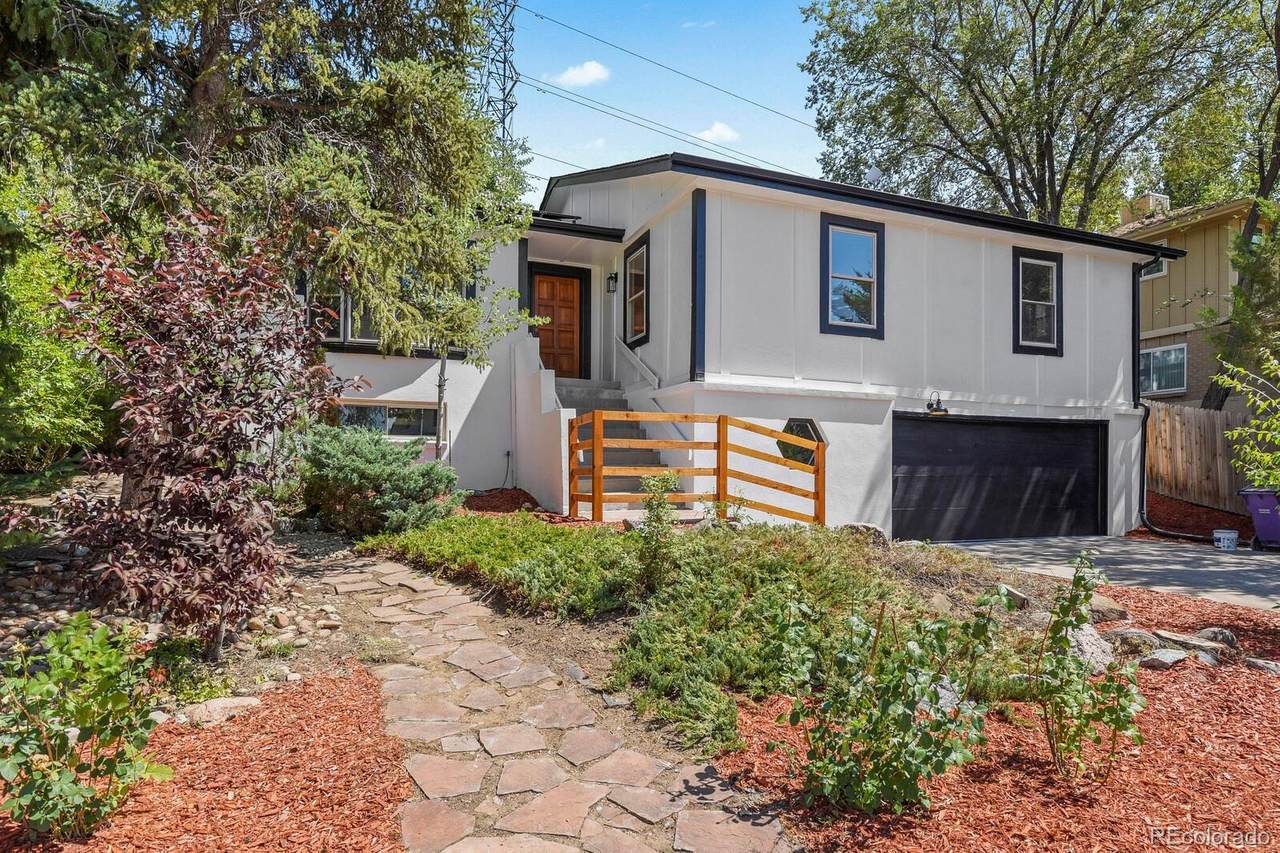3050 Roslyn Street - Photo 1