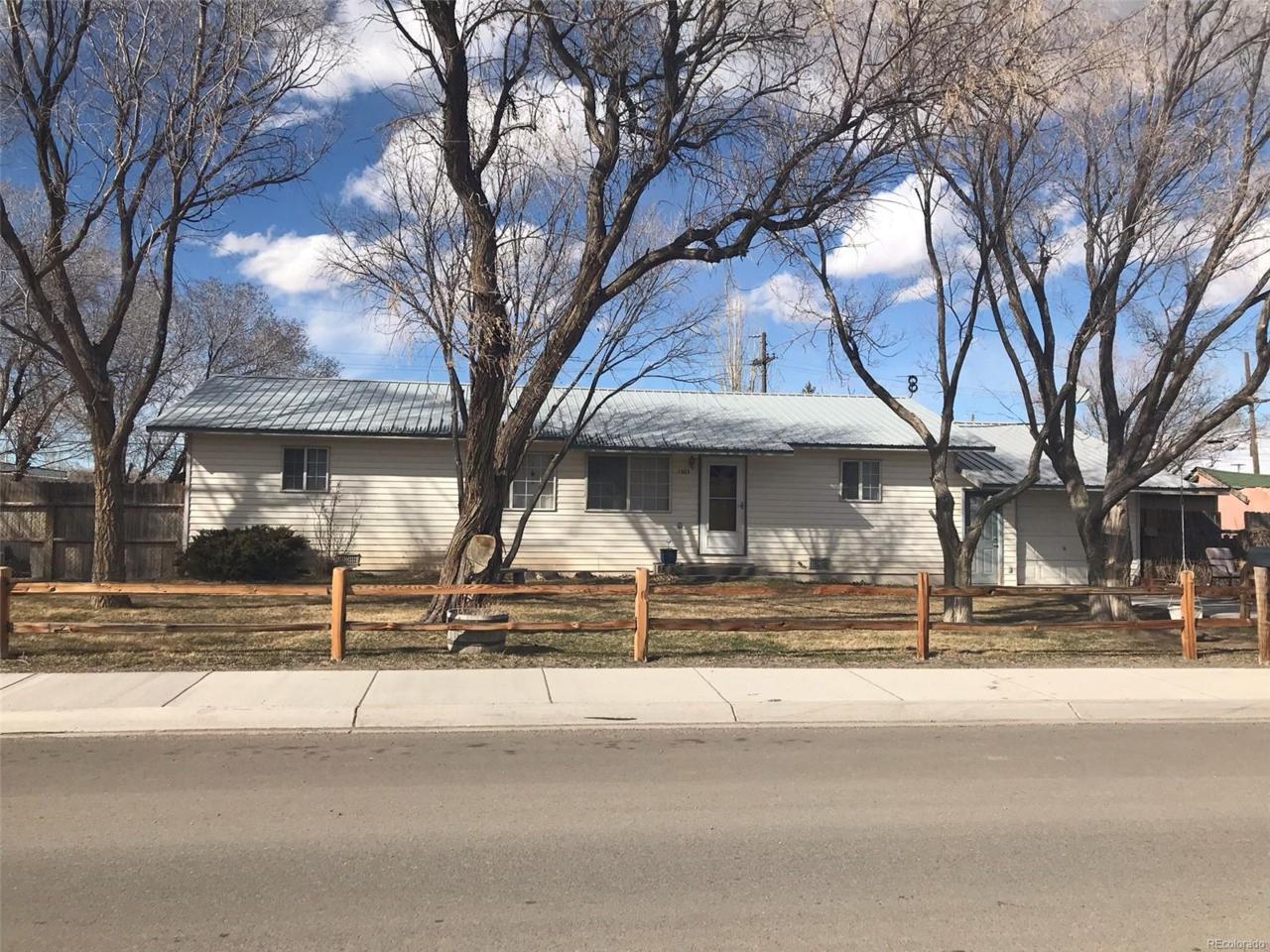 1303 8th Street - Photo 1