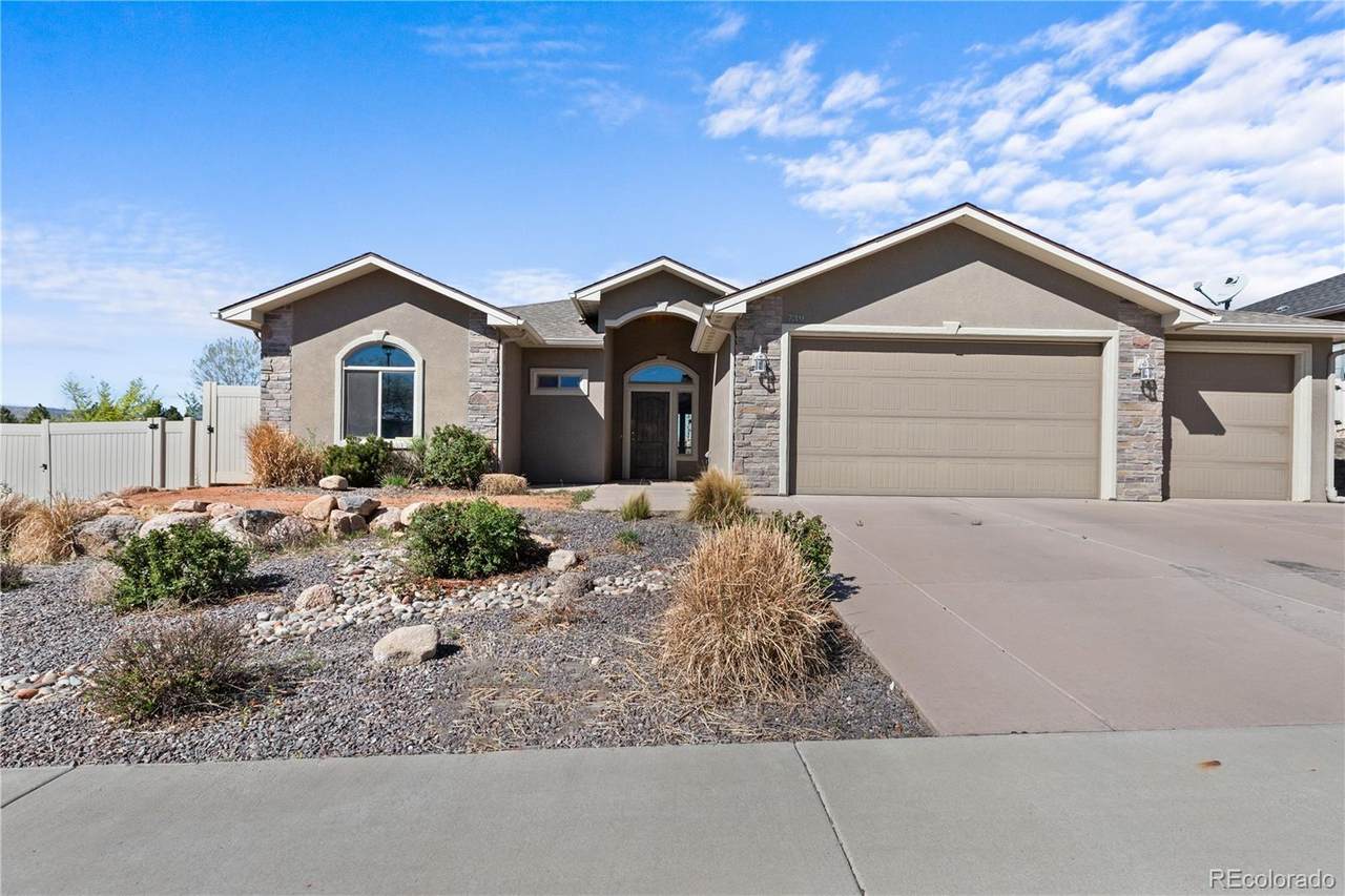739 Ruby Ranch Drive - Photo 1