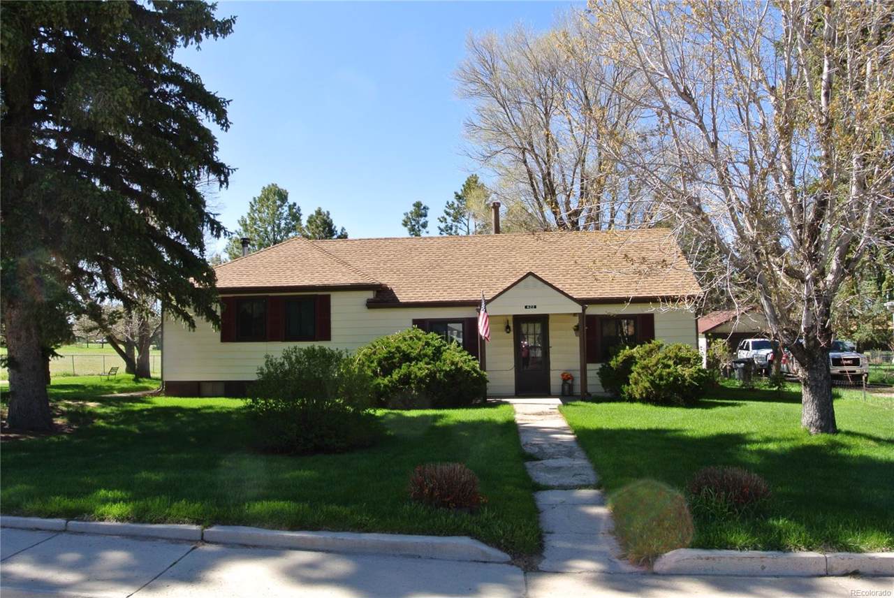 422 Comanche Street - Photo 1