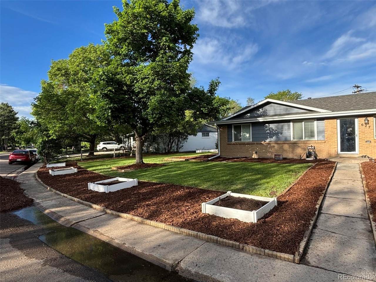 627 Jasmine Way - Photo 1