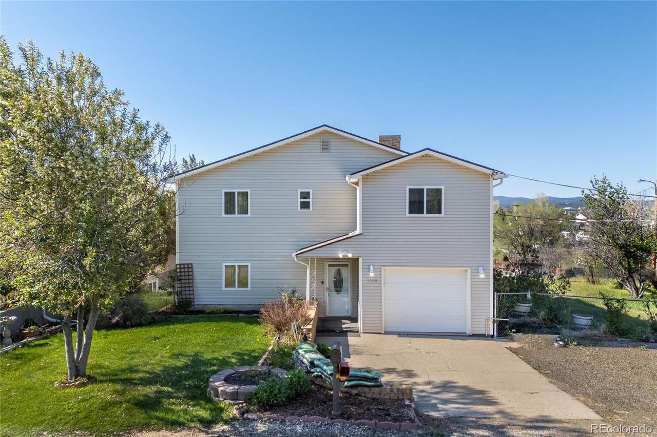 1118 Atchison Avenue - Photo 1