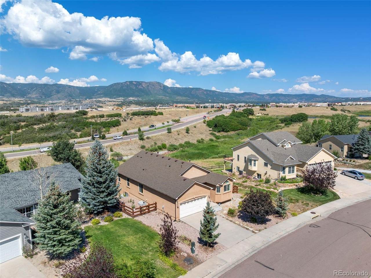 15704 Paiute Circle - Photo 1
