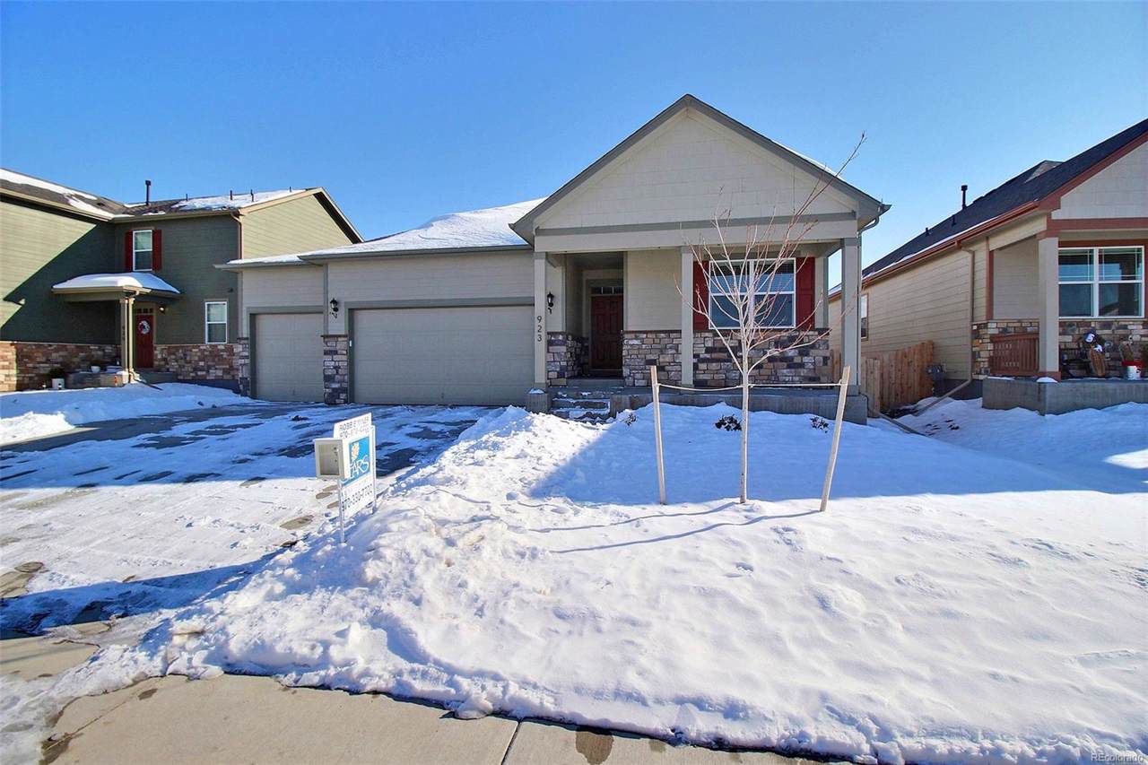 923 Charlton Drive - Photo 1