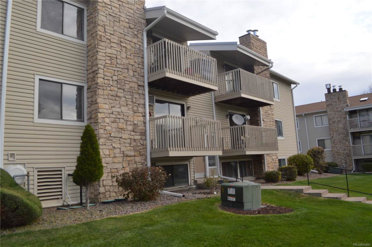 381 Ames Street - Photo 1