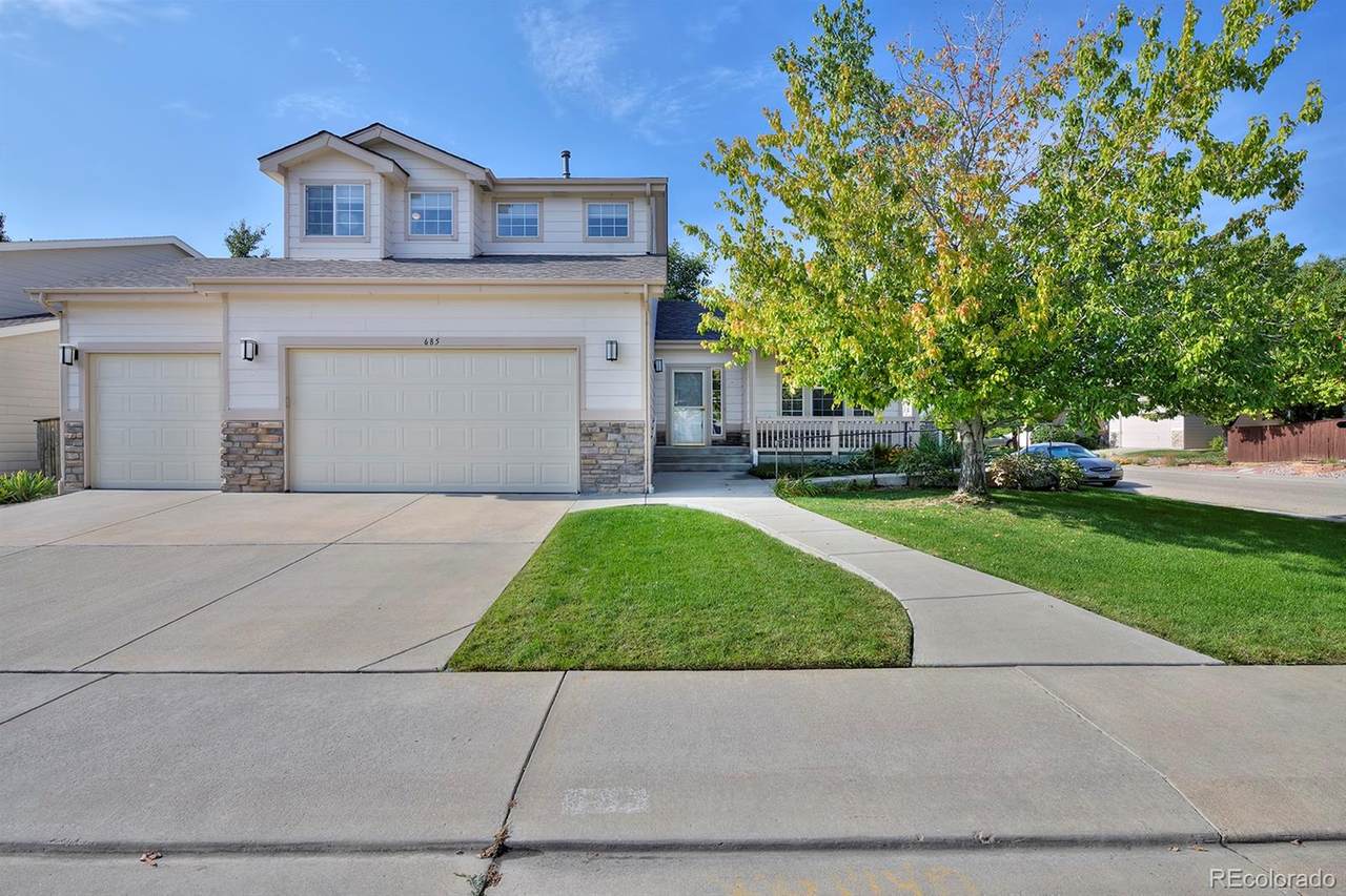 685 Clarendon Drive - Photo 1