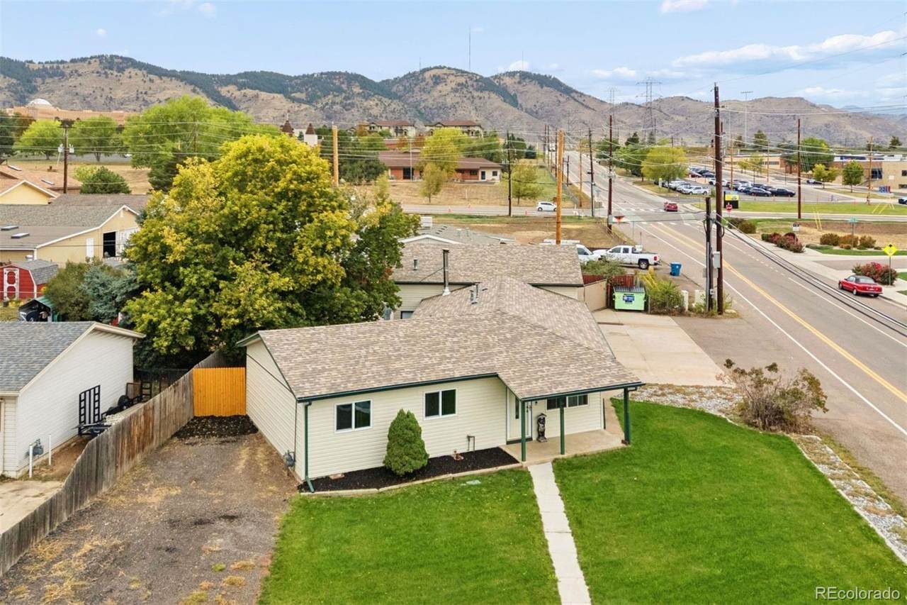 993 Torrey Street - Photo 1