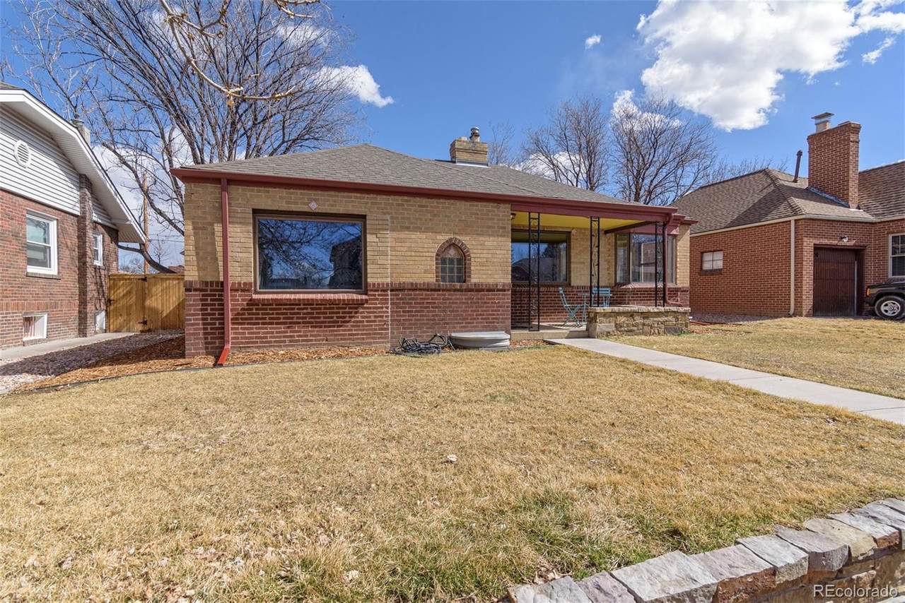 2560 Glencoe Street - Photo 1