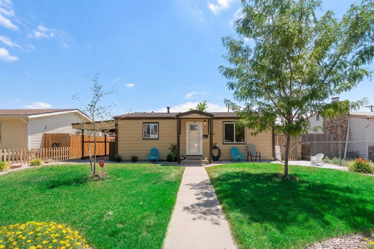 1084 Cleveland Place - Photo 1